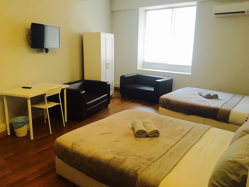 travelogue kl hostel