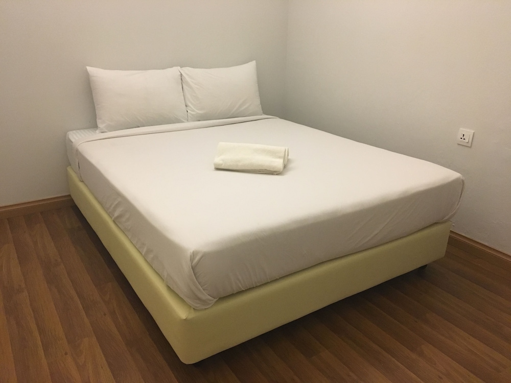 travelogue kl hostel