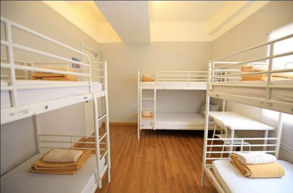 travelogue kl hostel