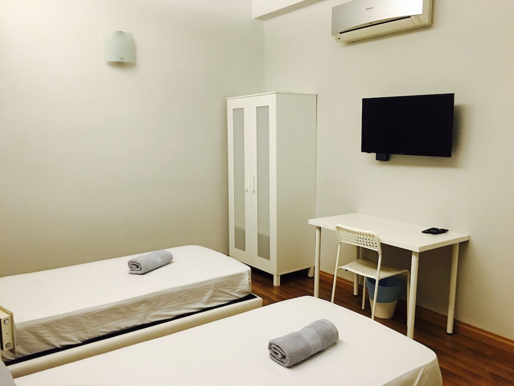 travelogue kl hostel