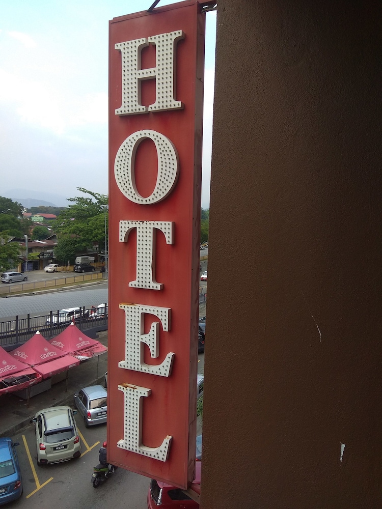 fast hotel idaman near to iium kl