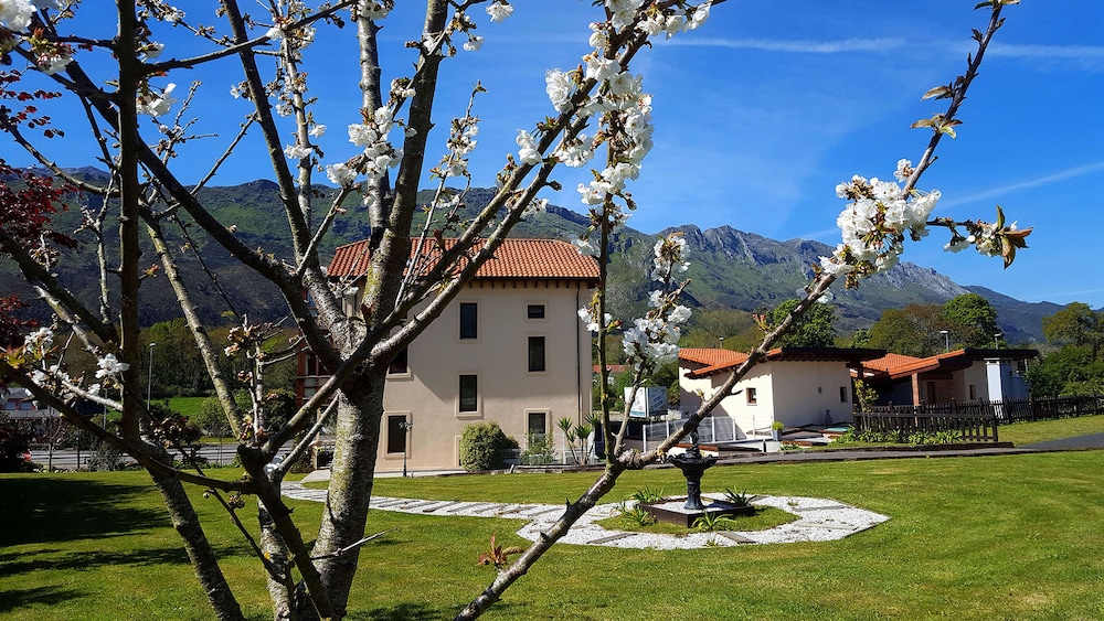 hotel indiana llanes