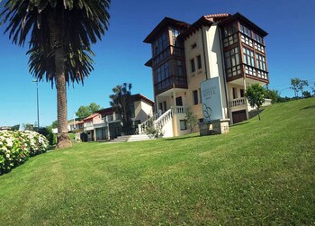 hotel indiana llanes