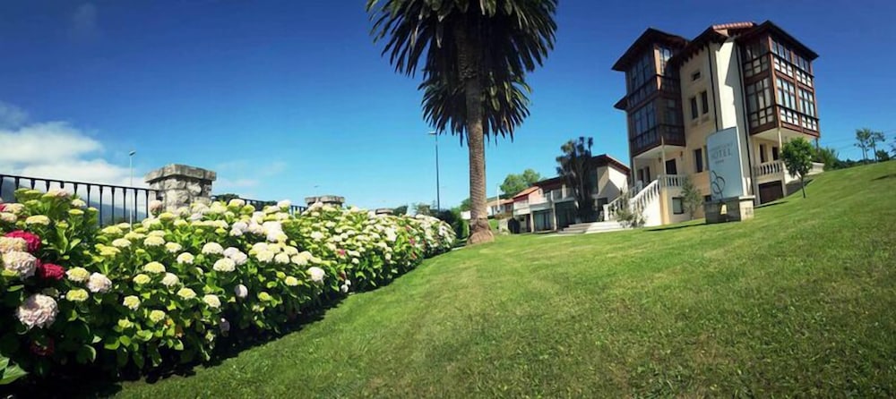 hotel indiana llanes