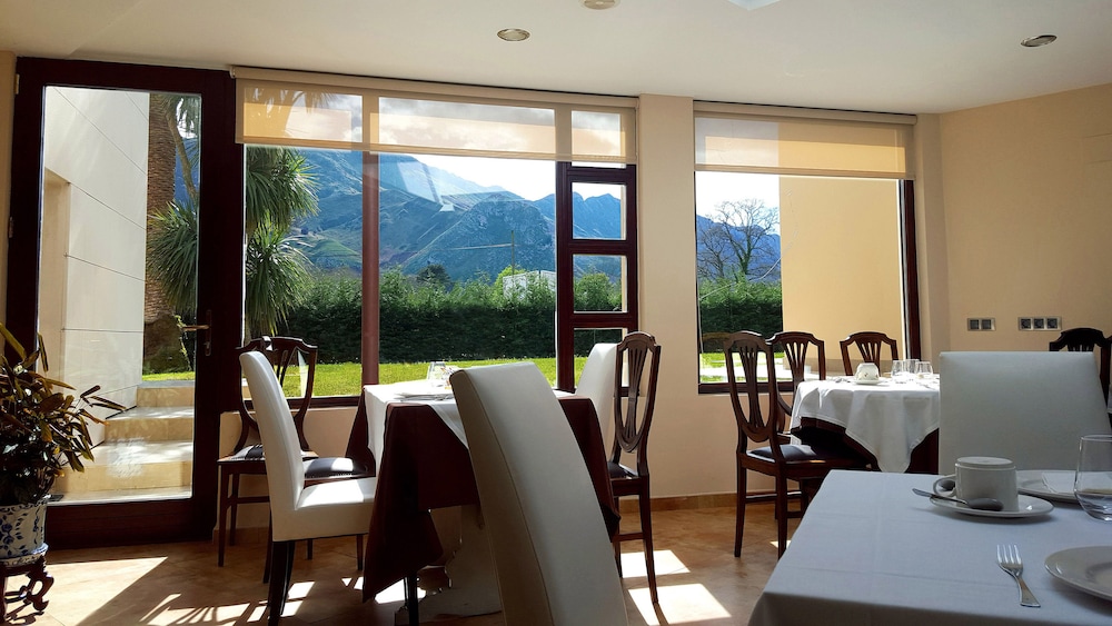 hotel indiana llanes