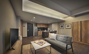 tropics eight suites