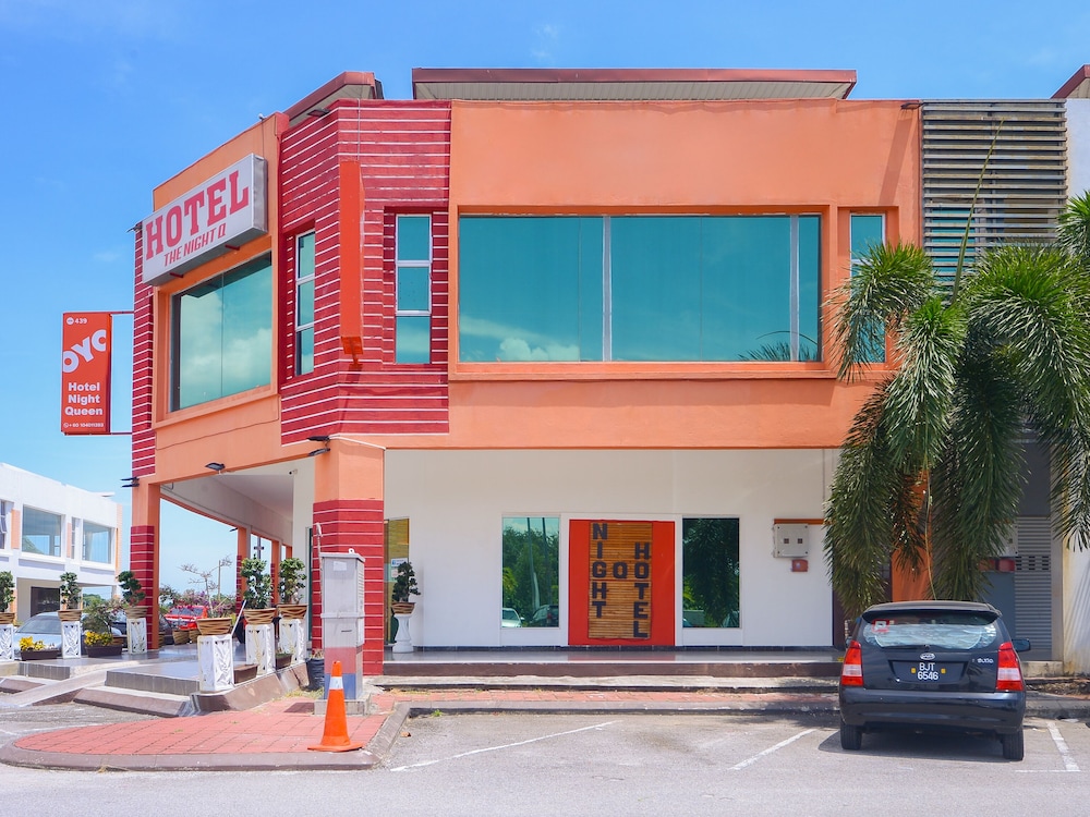 night queen hotel
