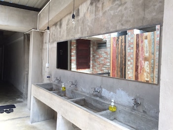 the frame guesthouse hostel