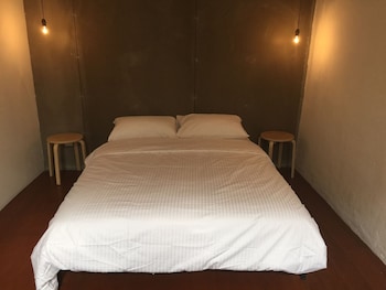 the frame guesthouse hostel