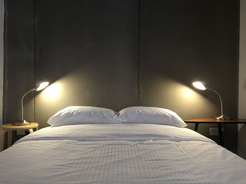 the frame guesthouse hostel