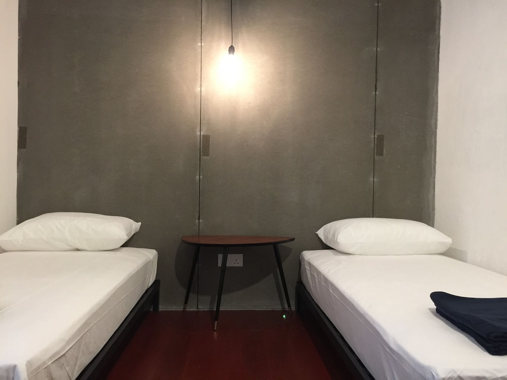 the frame guesthouse hostel