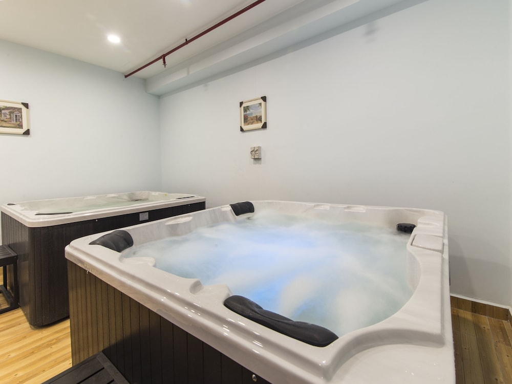 capital o 1225 agape hotel selayang
