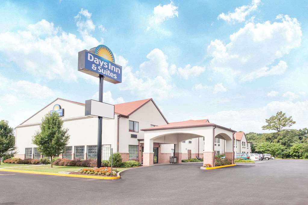 days inn and suites by wyndham seaford