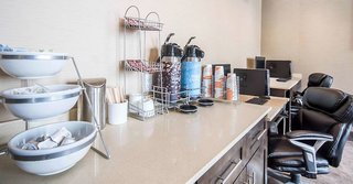 comfort inn and suites