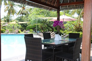puri bunga senggigi