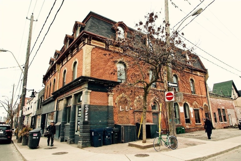 the parkdale hostellerie