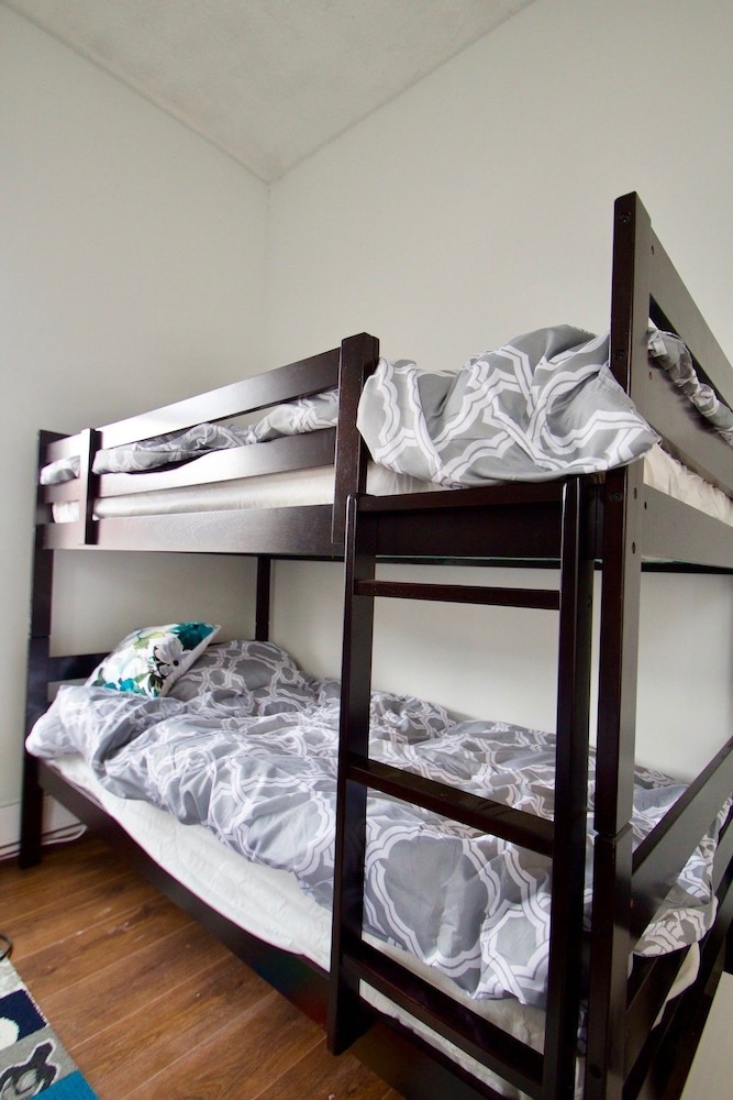 the parkdale hostellerie