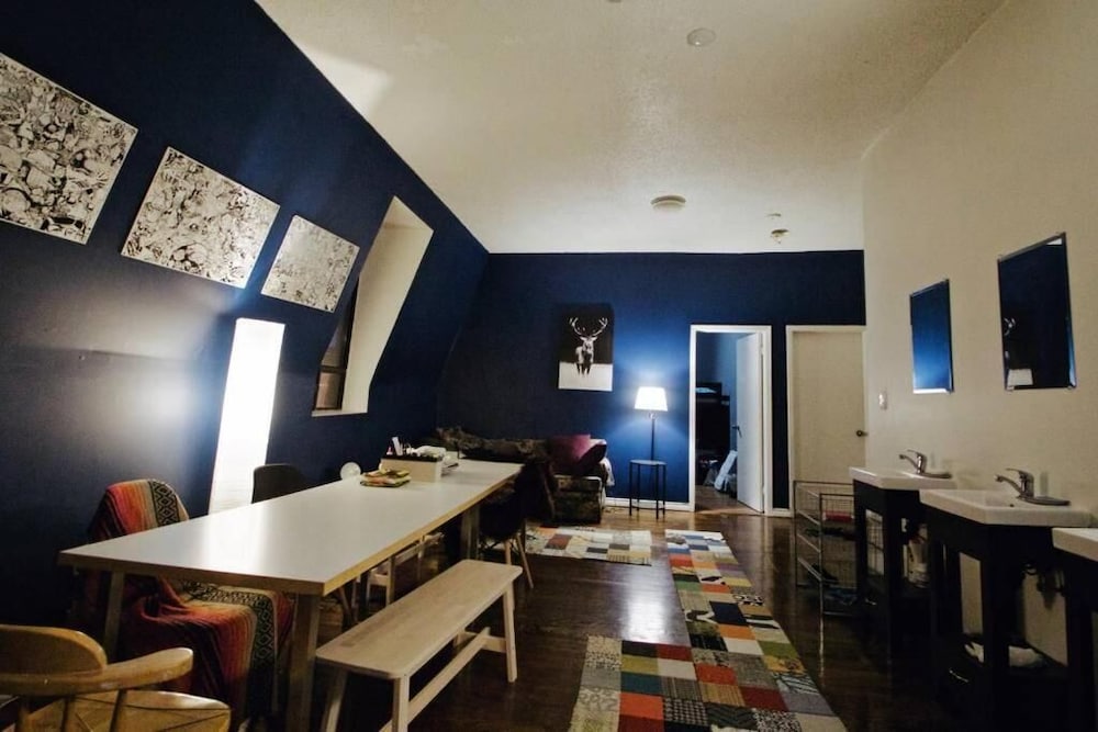 the parkdale hostellerie