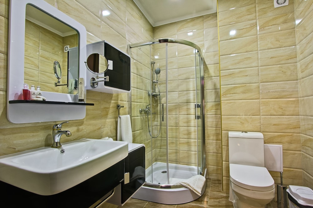 discovery hotel