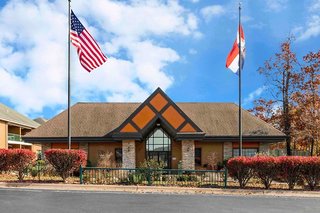 Hilton Vacation Club The Falls Village Branson,Near Titanic Museum,4 star