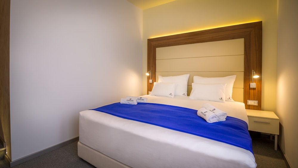 privilege suites by central park