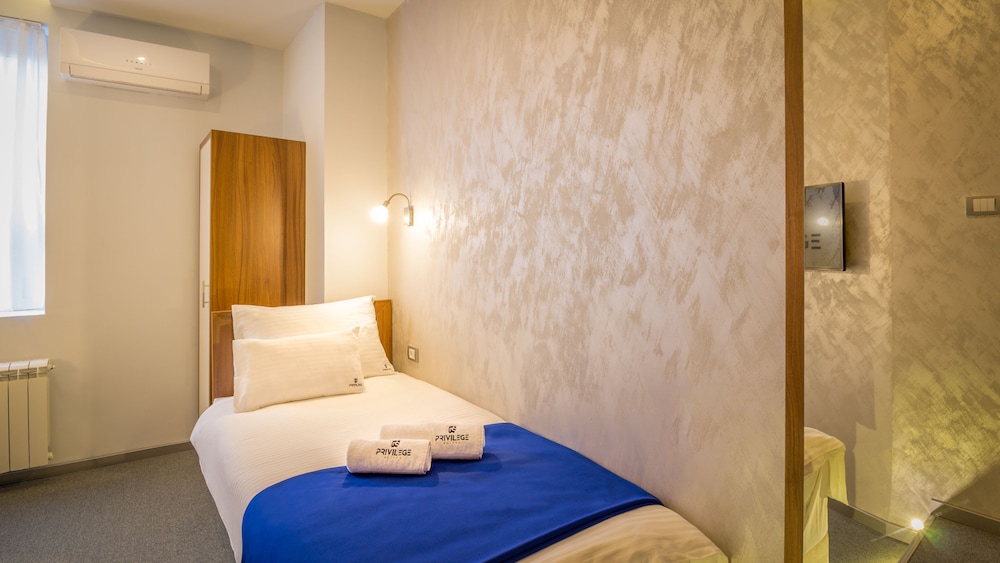 privilege suites by central park