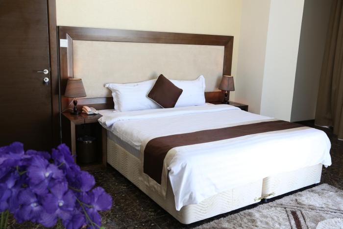 belle tower luxury apartments
