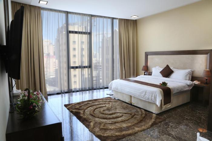 belle tower luxury apartments