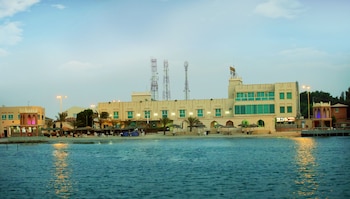 bahrain beach bay resort