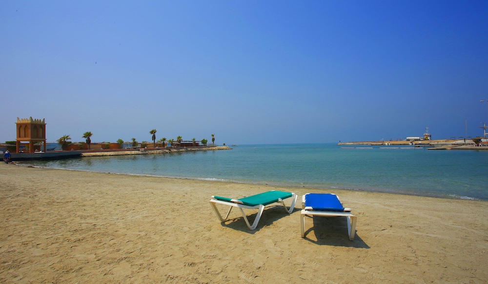 bahrain beach bay resort