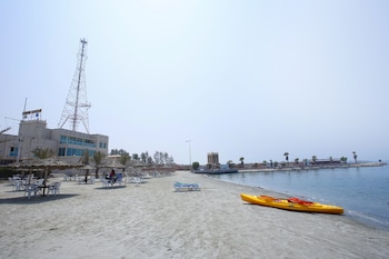 bahrain beach bay resort