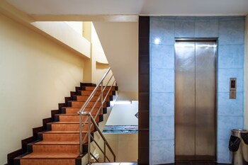 harrys hotel bar and restaurant