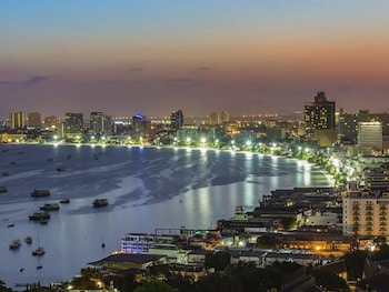 harrys hotel bar and restaurant