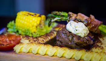 harrys hotel bar and restaurant