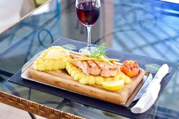 harrys hotel bar and restaurant