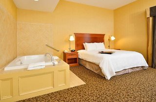 hampton inn utica