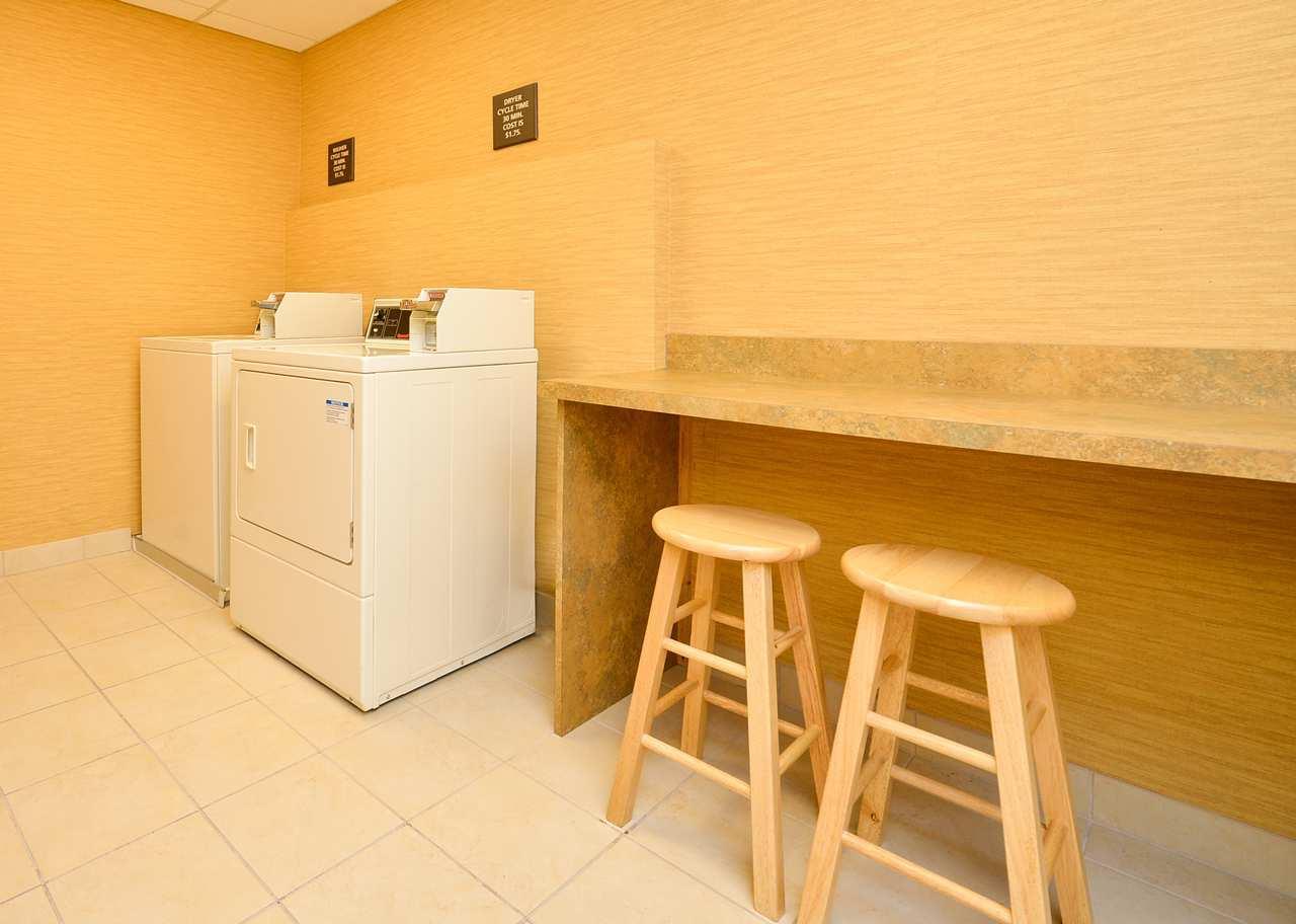 hampton inn utica
