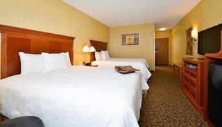 hampton inn utica