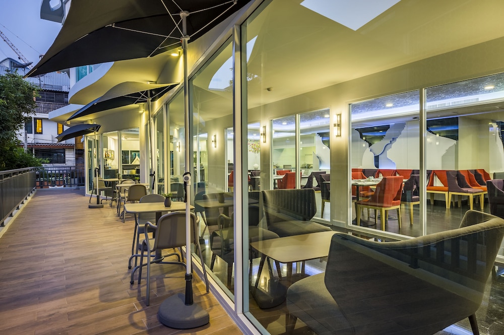 anajak bangkok hotel