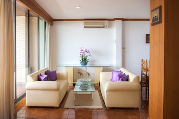 lido beach hotel pattaya