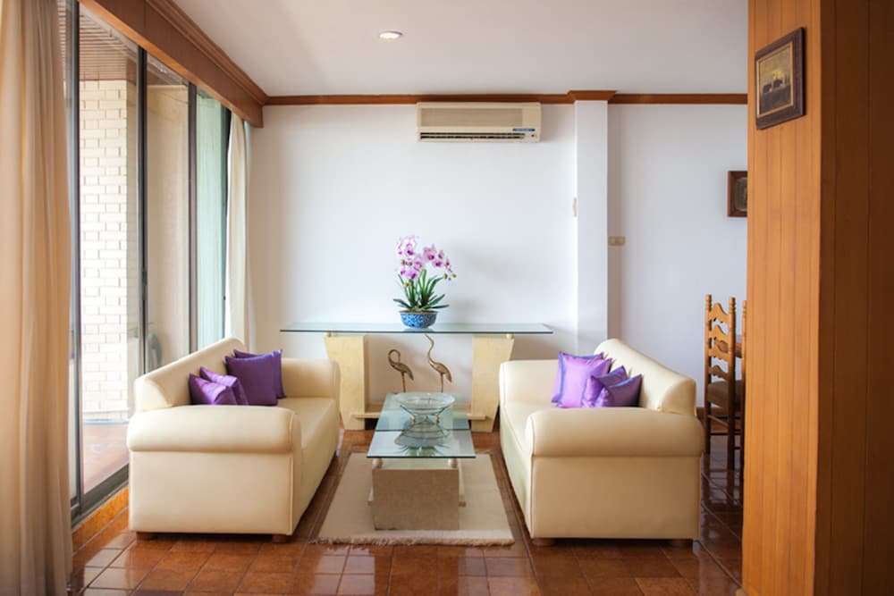 lido beach hotel pattaya