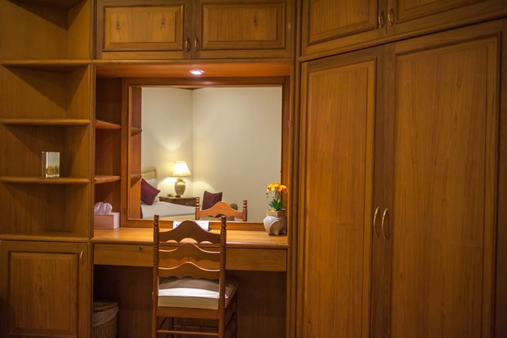 lido beach hotel pattaya