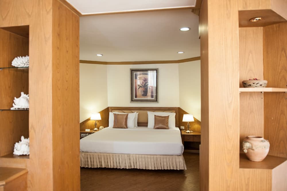 lido beach hotel pattaya