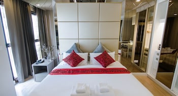 hope land hotel sukhumvit 8