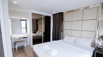 hope land hotel sukhumvit 8