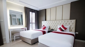 hope land hotel sukhumvit 8