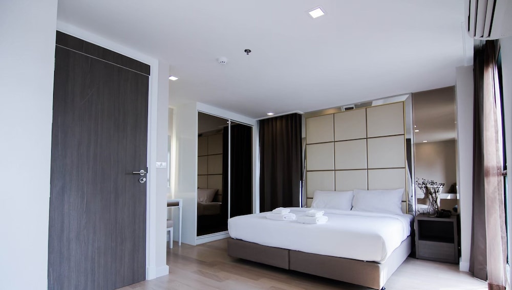 hope land hotel sukhumvit 8