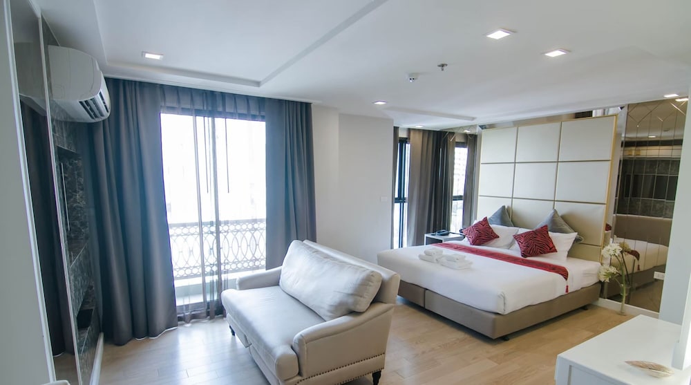 hope land hotel sukhumvit 8