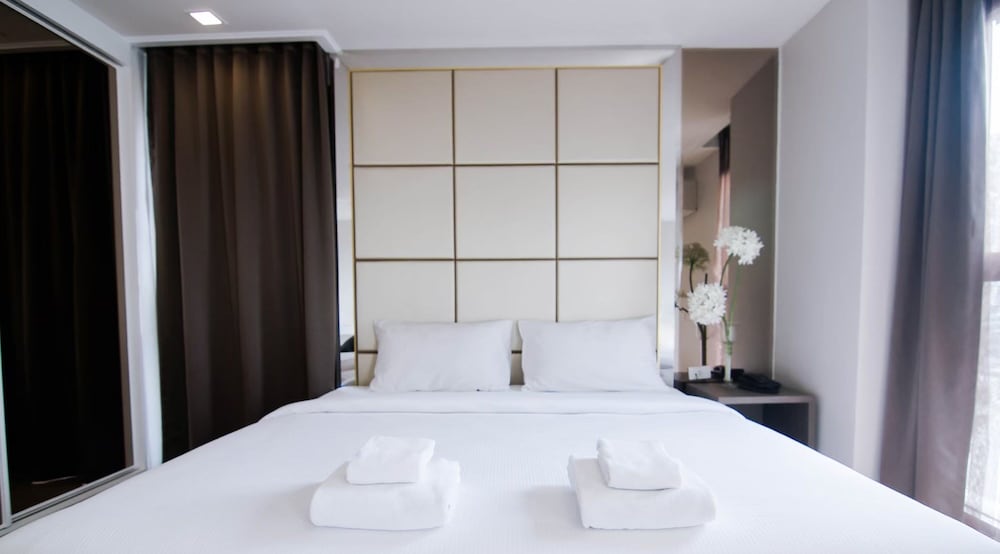 hope land hotel sukhumvit 8