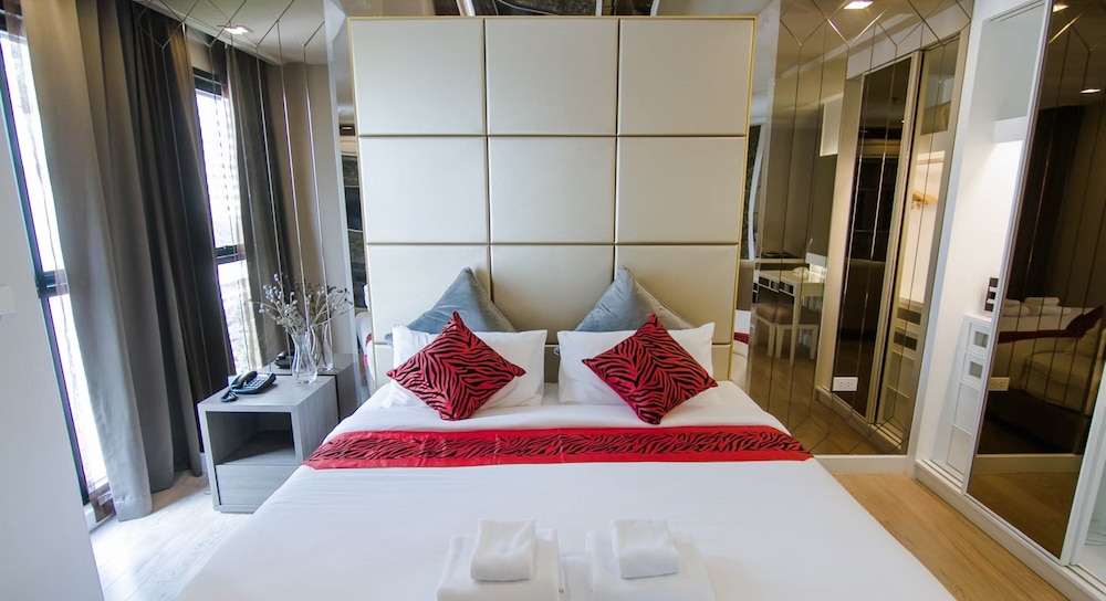 hope land hotel sukhumvit 8